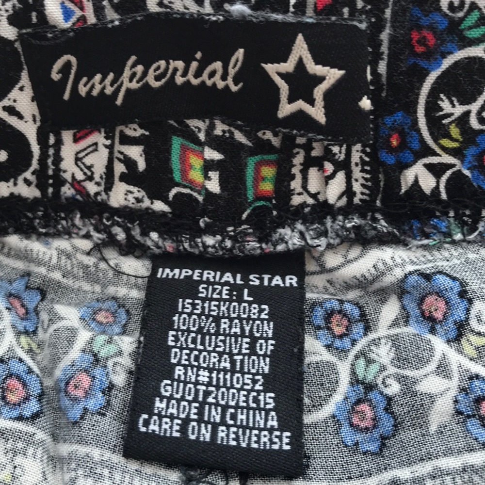 Patterned Shorts - Picture 2 of 4